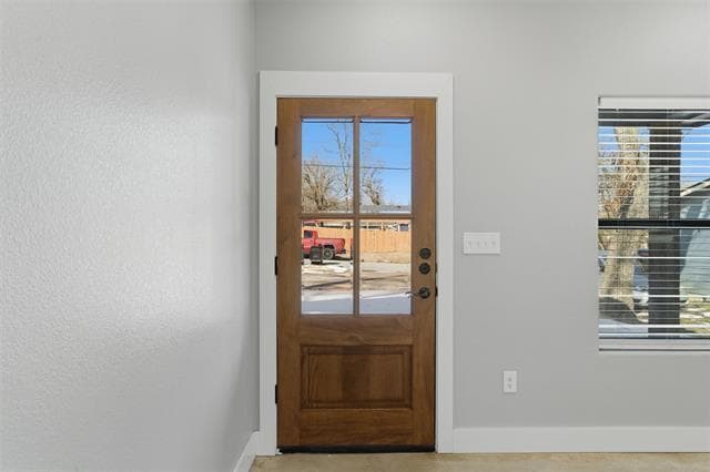 Building Photo - 1004 W Hanna St