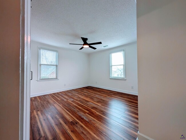 Building Photo - 1108 Washington St