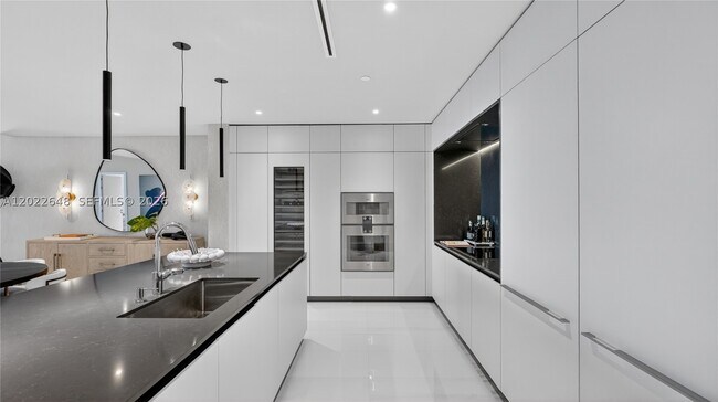 Building Photo - 300 Biscayne Blvd