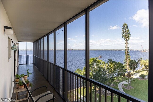 Building Photo - 1900 Virginia Ave