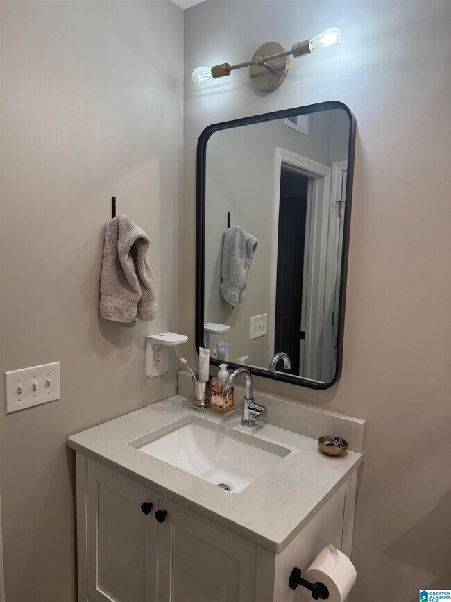 Building Photo - 3421 Sandner Ct