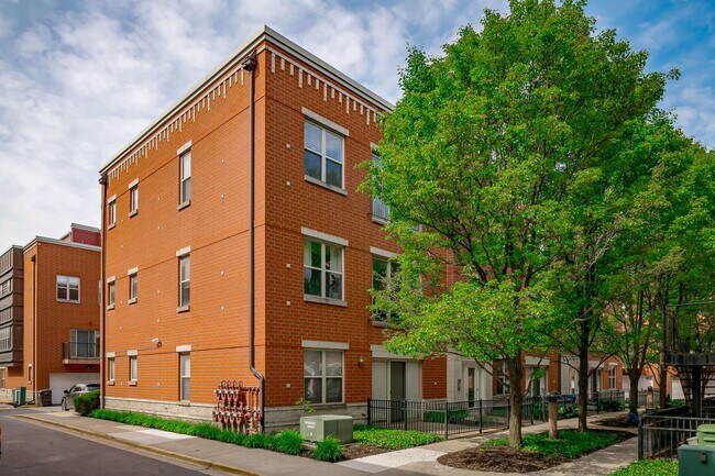 Primary Photo - 351 E 25th Pl