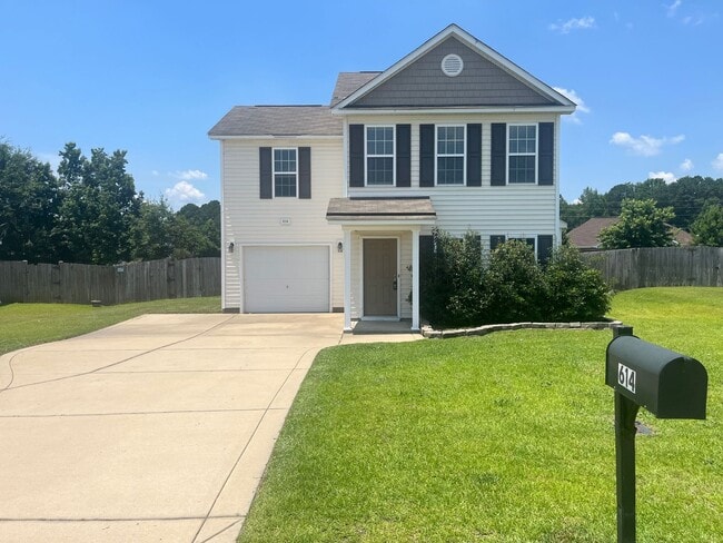 Primary Photo - Charming 3 Bed Raeford Home with Fenced Yard