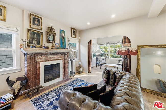 Building Photo - 34 Park Ave