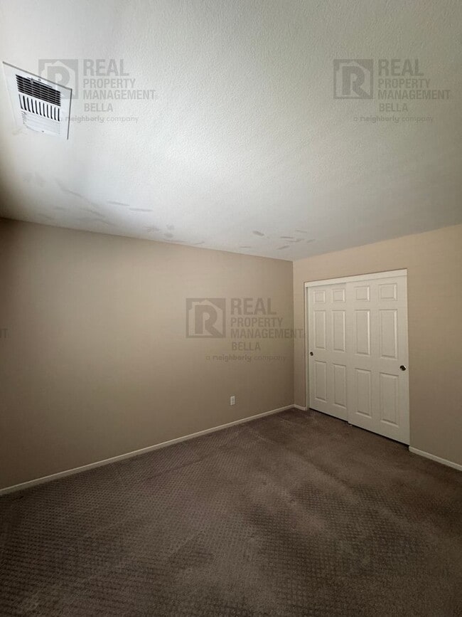 Building Photo - 31372 McKenna Ct