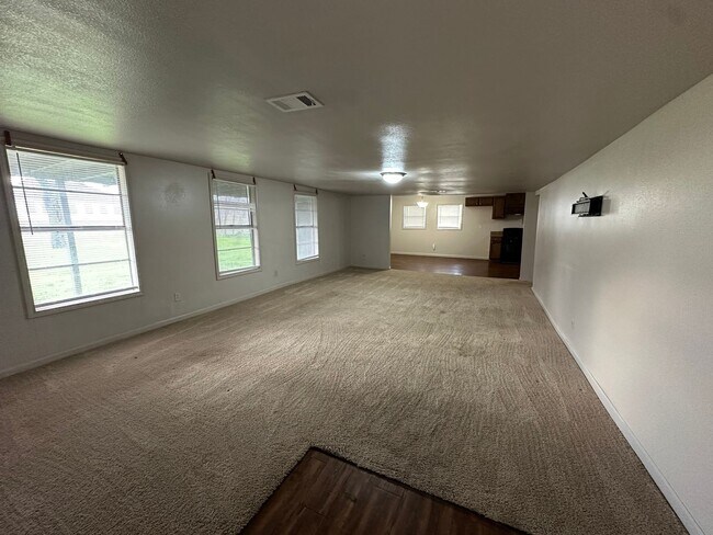 Building Photo - 507 N FM 156