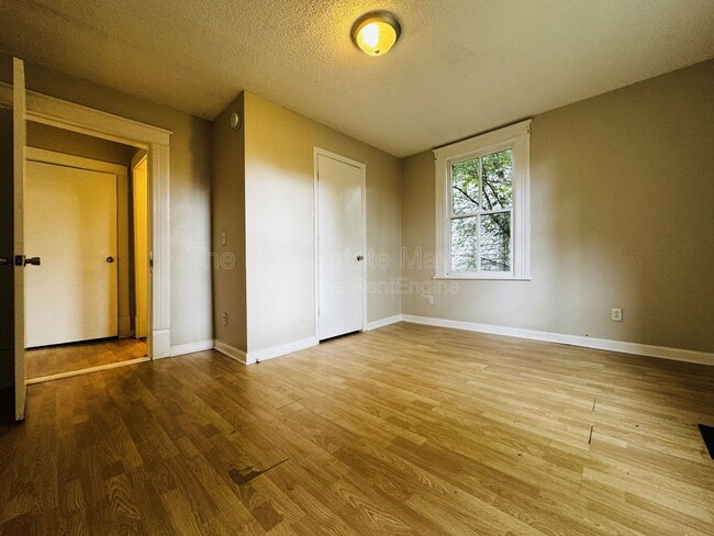 Building Photo - 2208 Duncan Ave