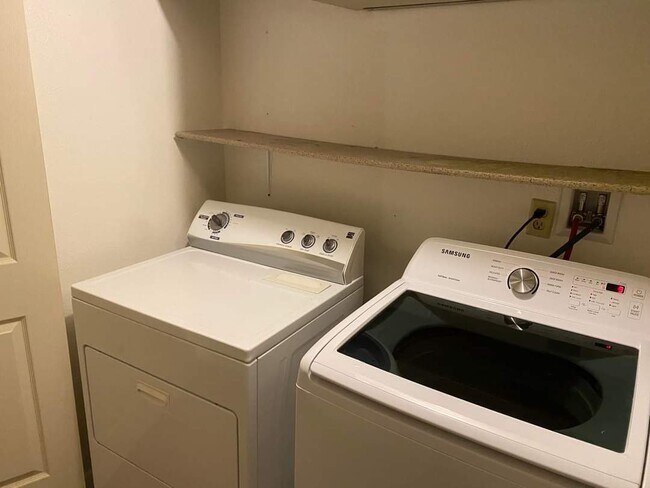 Building Photo - 800 F St