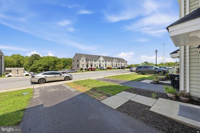 Building Photo - 174 Ontario Dr