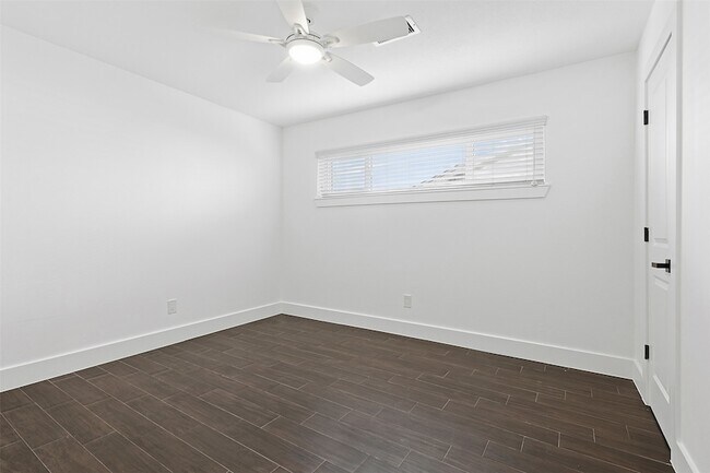 Building Photo - 2410 Del Norte St