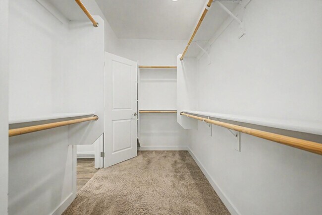 Building Photo - 5512 S Dillon Cir