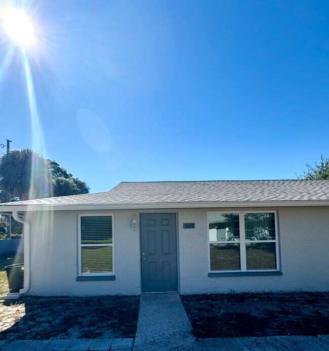 Primary Photo - 2/1 Close to Downtown New Port Richey