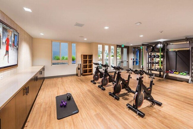 Building Photo - 345 E McKinley Ave