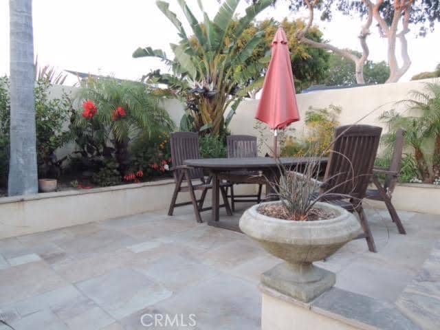 Building Photo - 224 Cll De Madrid