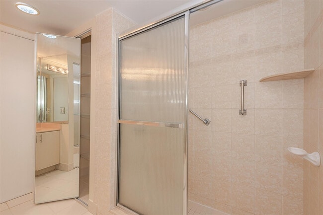 Building Photo - 1400 S Ocean Dr