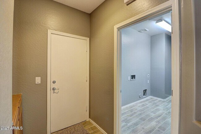 Building Photo - 4329 W Heyerdahl Dr