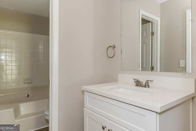 Building Photo - 893 Timbervale Ln