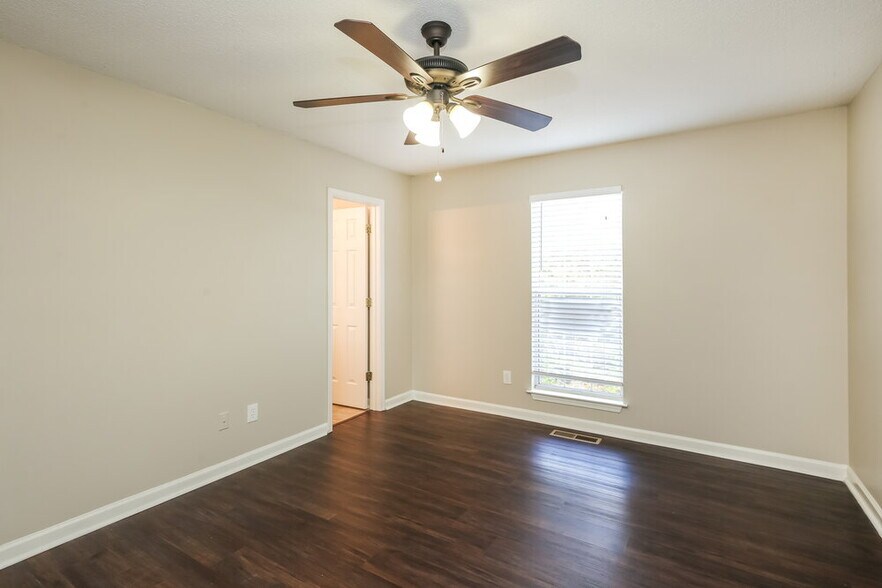 Building Photo - 58 Pullman Ln