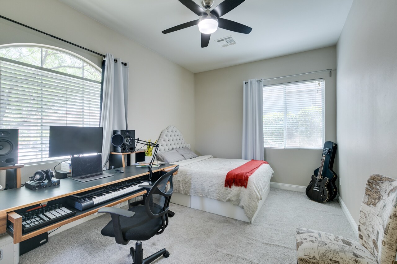 Building Photo - 65 Teahouse St