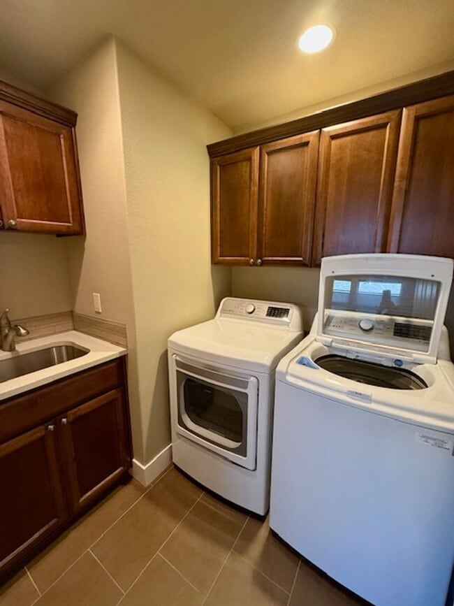 Building Photo - Lovely 3 Bedroom home in Mirada neighborho...
