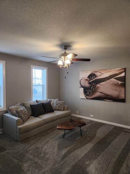 Building Photo - 450 Platt St