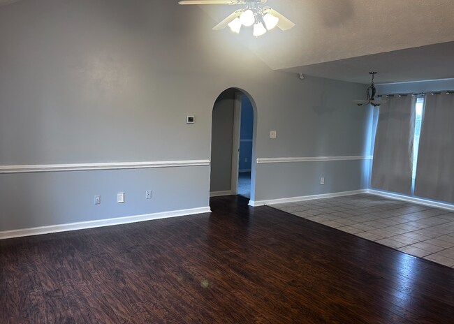 Building Photo - 137 Haywood Dr