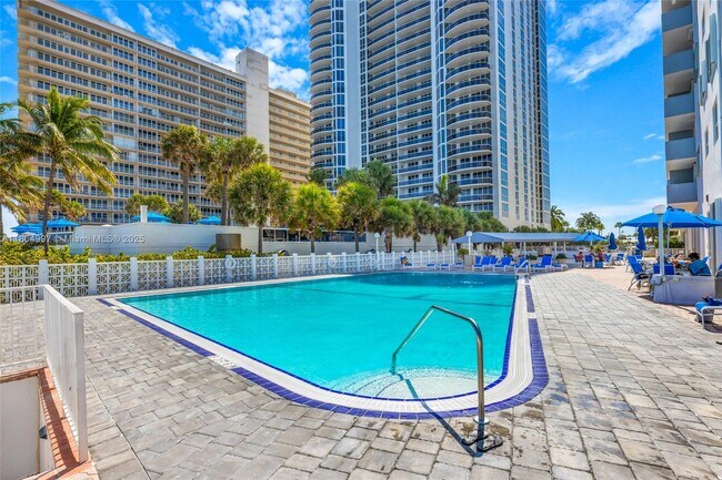 Building Photo - 4250 Galt Ocean Dr