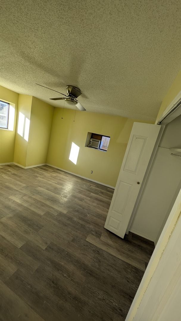 Building Photo - 3 bed 2 bath Renovated Rent Home