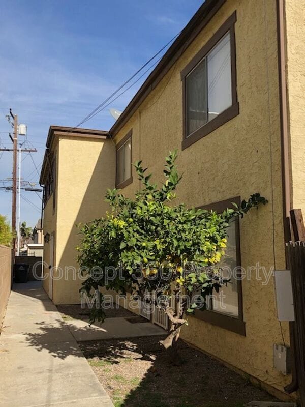 Building Photo - 4087 Farquhar Ave