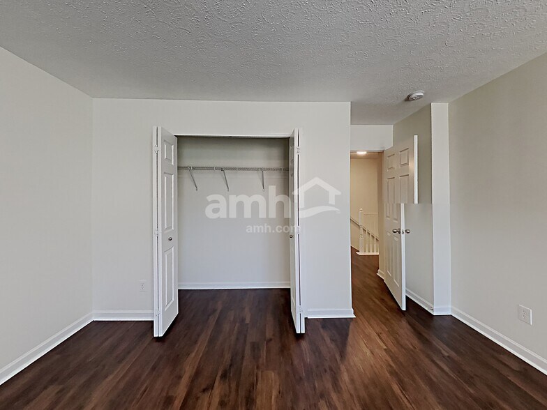 Building Photo - 1668 Comanche Run