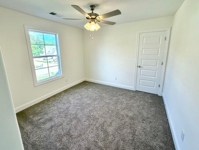 Building Photo - NewburyDrive7425