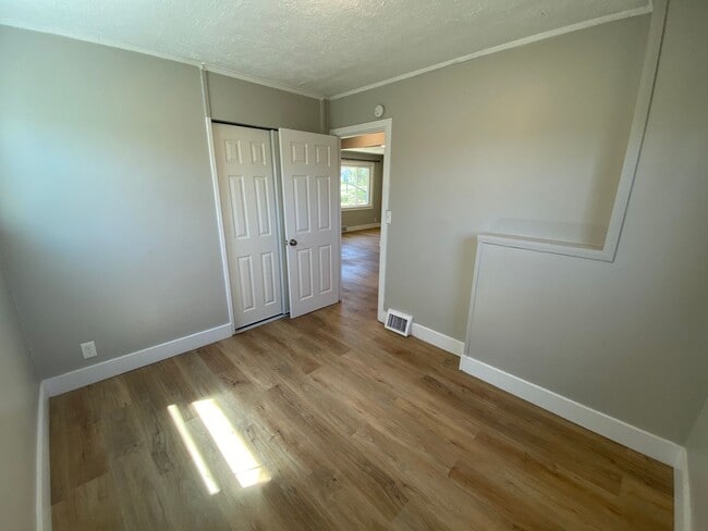 Building Photo - 2209 N 38th Ave