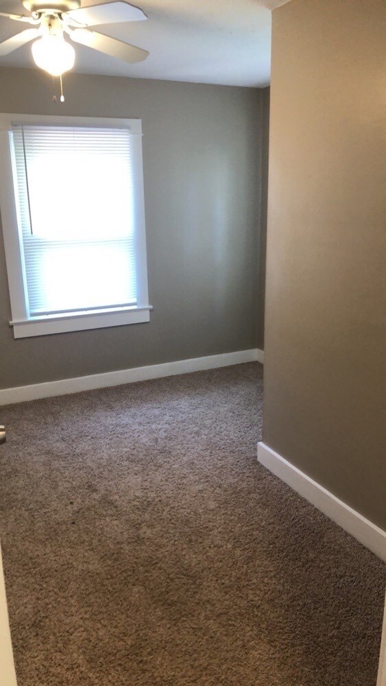 Building Photo - 211 Hadley Ave