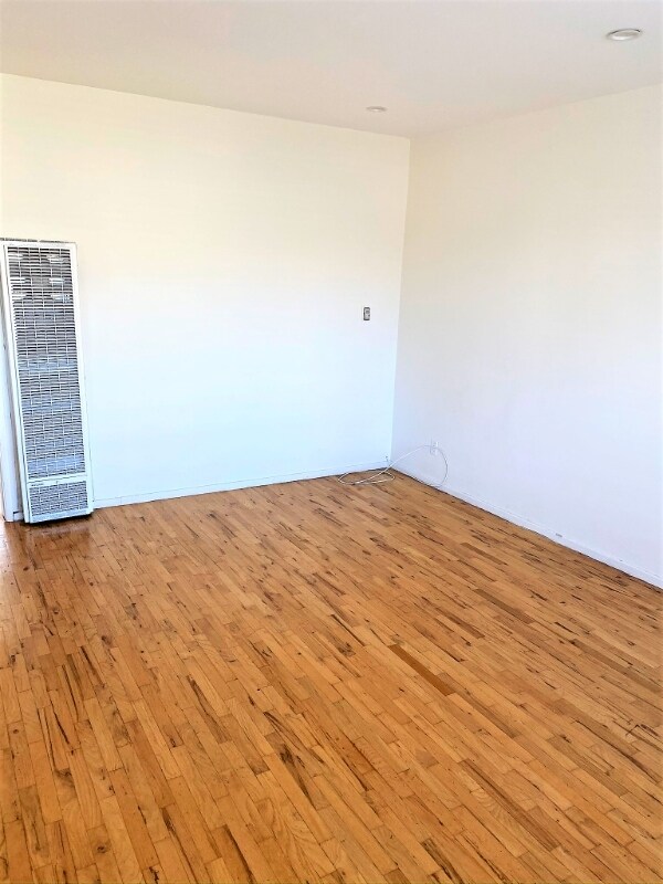 Building Photo - 1433 9th St