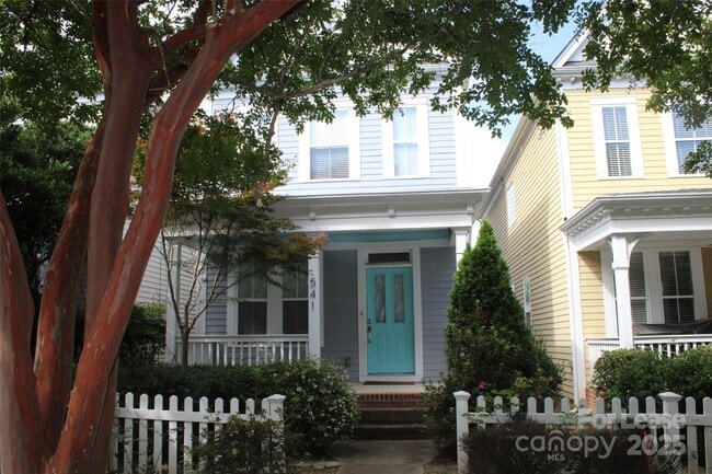 Primary Photo - 541 Jetton St