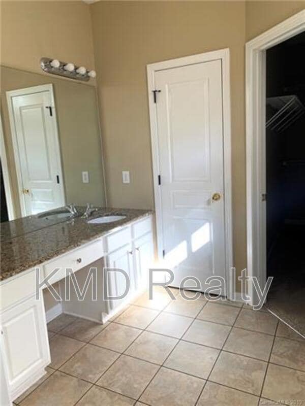 Building Photo - 8419 Heron Glen Dr