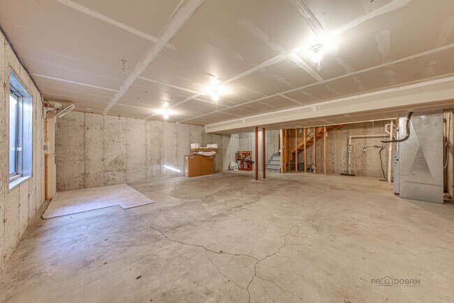 Building Photo - 348 Pine Lake Cir