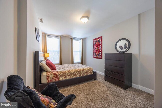 Building Photo - 314 E 22nd St