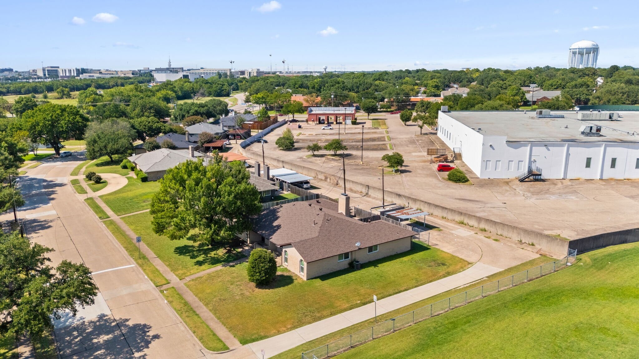 Building Photo - 1910 N Floyd Rd