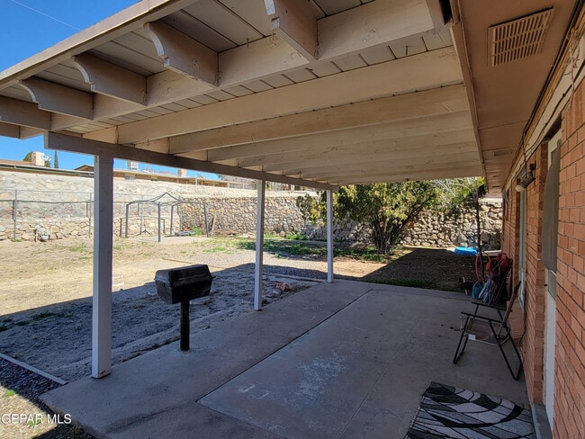 Building Photo - 336 Villa Canto St