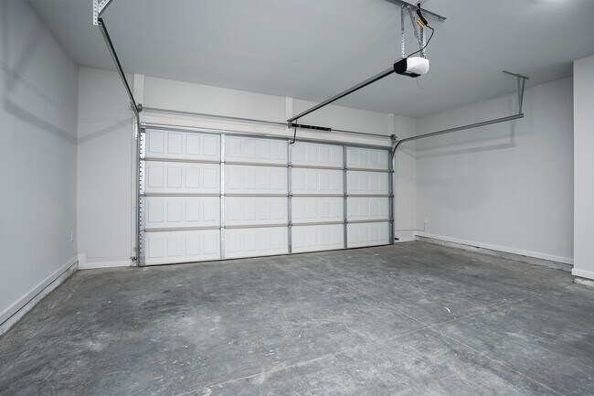 Building Photo - 2626 Jansen Ave