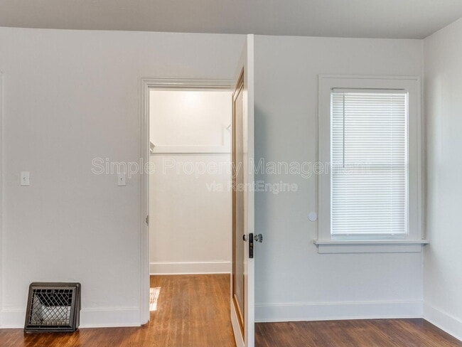 Building Photo - 2529 NW 16th St