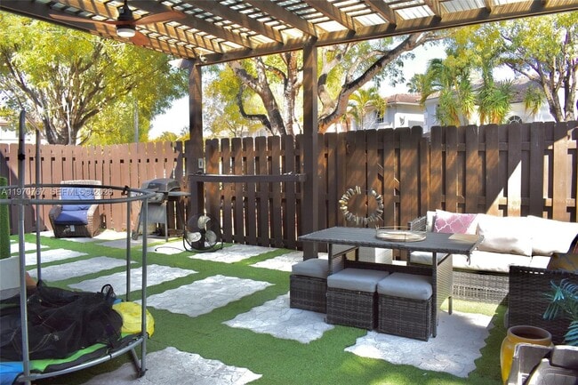 Building Photo - 6763 NW 107th Pl