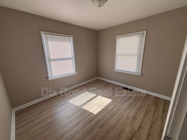 Building Photo - 1317 Bernice Ave