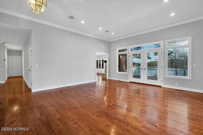 Building Photo - 11 Whisper Lake Dr