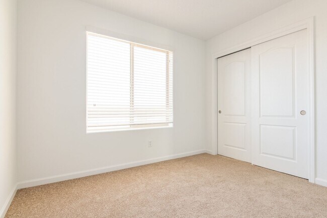 Building Photo - Brand New Pulte Townhouse Available Now