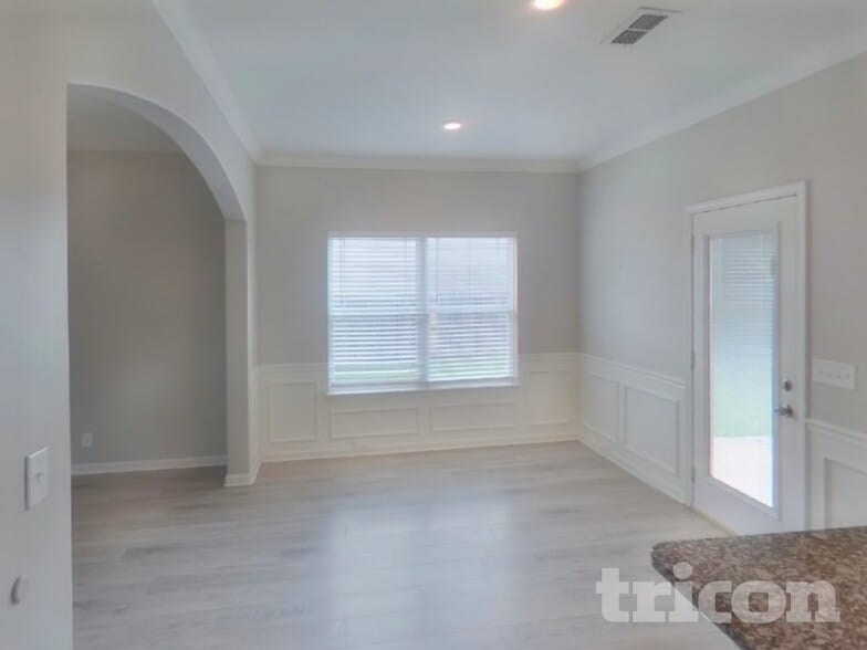 Building Photo - 2043 Shafer Dr