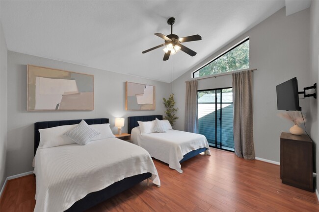 Building Photo - 39 Lakeview Village