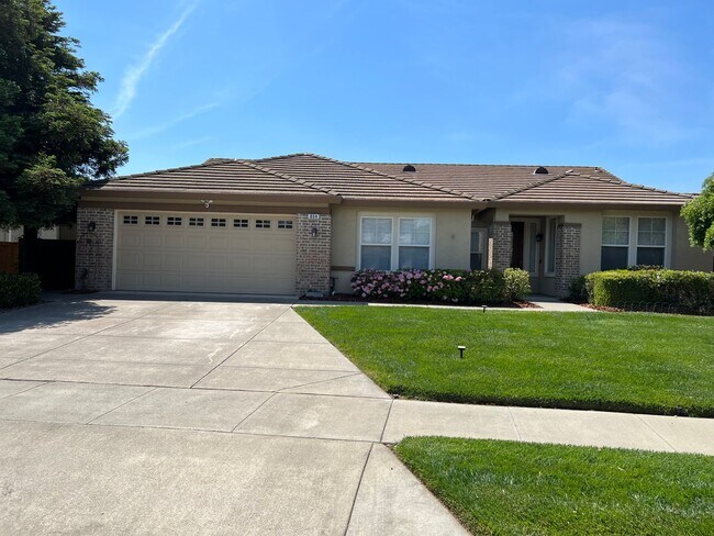 Primary Photo - Beautiful Green Valley Home