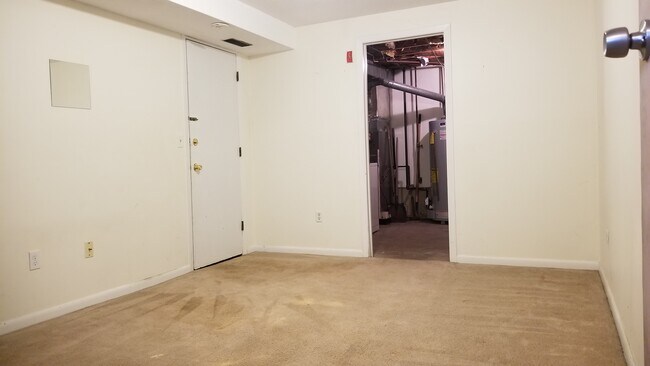 Building Photo - 212 Crosswoods Rd